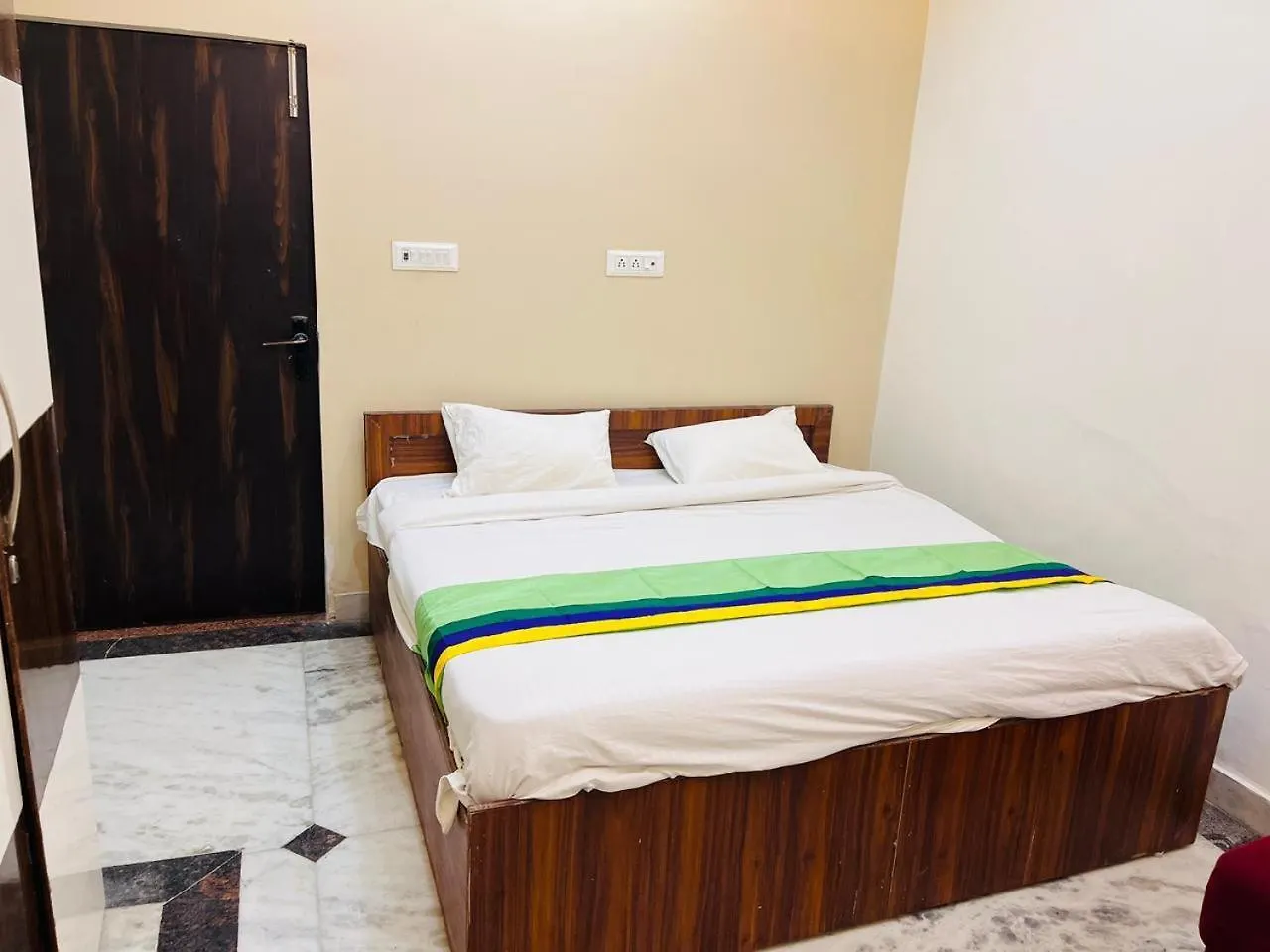 Stayever Agra  2*, Agra (Uttar Pradesh)