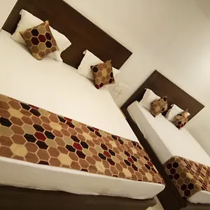 Hotel Delux, Agra (Uttar Pradesh)